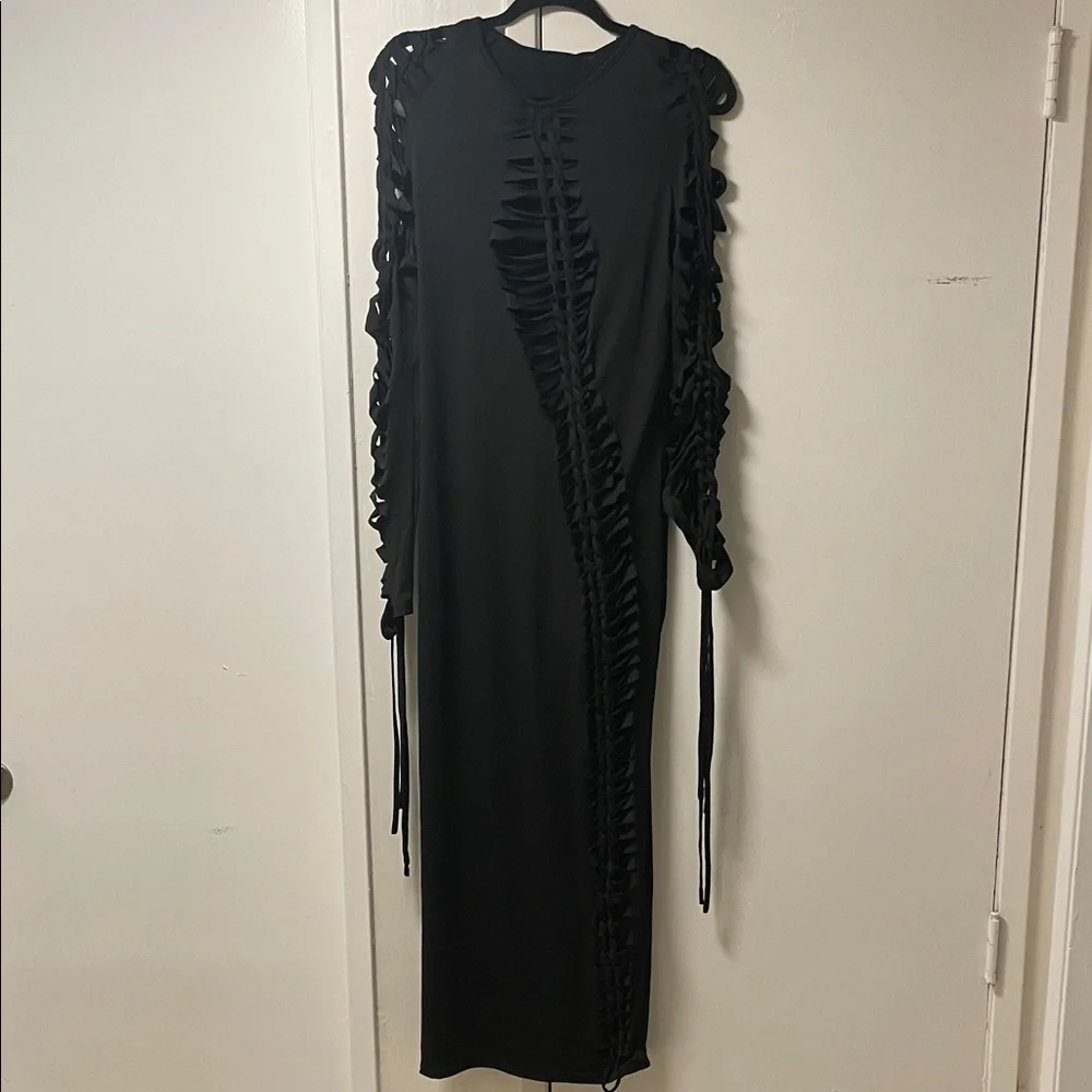 PrettyLittleThing Black Long Cutout Sleeve Dress 12 - Picture 1 of 4